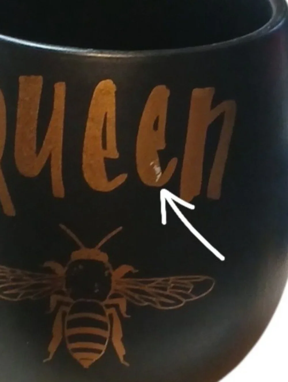 'Queen 🐝' Mug with Gold  Accent